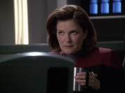 Filename=extant_StarTrek_VOY_6x24-LifeLine_01741.jpg
Filesize=152KiB
Dimensions=1200x900
Date added=Jan 03, 2020 extant_StarTrek_VOY_6x24-LifeLine_01741.jpg