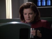 Filename=extant_StarTrek_VOY_6x24-LifeLine_01742.jpg
Filesize=136KiB
Dimensions=1200x900
Date added=Jan 03, 2020 extant_StarTrek_VOY_6x24-LifeLine_01742.jpg