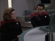 extant_StarTrek_VOY_6x24-LifeLine_01796.jpg