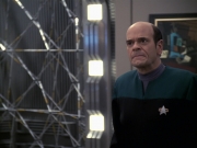 Filename=extant_StarTrek_VOY_6x24-LifeLine_01963.jpg
Filesize=164KiB
Dimensions=1200x900
Date added=Jan 03, 2020 extant_StarTrek_VOY_6x24-LifeLine_01963.jpg