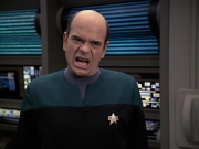 extant_StarTrek_VOY_6x24-LifeLine_02062.jpg