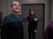 Filename=extant_StarTrek_VOY_6x24-LifeLine_02074.jpg
Filesize=137KiB
Dimensions=1200x900
Date added=Jan 03, 2020 extant_StarTrek_VOY_6x24-LifeLine_02074.jpg