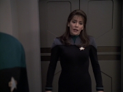 extant_StarTrek_VOY_6x24-LifeLine_02078.jpg