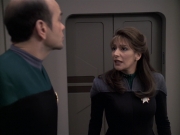 Filename=extant_StarTrek_VOY_6x24-LifeLine_02081.jpg
Filesize=134KiB
Dimensions=1200x900
Date added=Jan 03, 2020 extant_StarTrek_VOY_6x24-LifeLine_02081.jpg