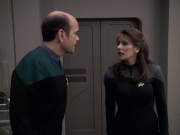 Filename=extant_StarTrek_VOY_6x24-LifeLine_02083.jpg
Filesize=130KiB
Dimensions=1200x900
Date added=Jan 03, 2020 extant_StarTrek_VOY_6x24-LifeLine_02083.jpg