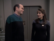 Filename=extant_StarTrek_VOY_6x24-LifeLine_02096.jpg
Filesize=136KiB
Dimensions=1200x900
Date added=Jan 03, 2020 extant_StarTrek_VOY_6x24-LifeLine_02096.jpg