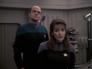 extant_StarTrek_VOY_6x24-LifeLine_02128.jpg