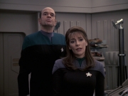 extant_StarTrek_VOY_6x24-LifeLine_02144.jpg