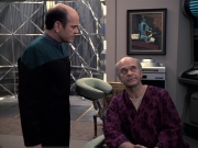 extant_StarTrek_VOY_6x24-LifeLine_02154.jpg