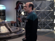 extant_StarTrek_VOY_6x24-LifeLine_02182.jpg