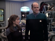 extant_StarTrek_VOY_6x24-LifeLine_02191.jpg