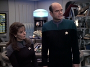 extant_StarTrek_VOY_6x24-LifeLine_02199.jpg