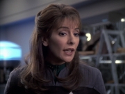 extant_StarTrek_VOY_6x24-LifeLine_02230.jpg