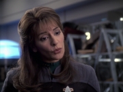 extant_StarTrek_VOY_6x24-LifeLine_02238.jpg