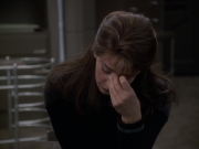extant_StarTrek_VOY_6x24-LifeLine_02315.jpg