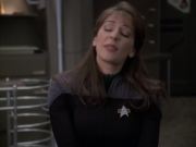 extant_StarTrek_VOY_6x24-LifeLine_02318.jpg