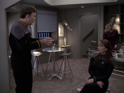 extant_StarTrek_VOY_6x24-LifeLine_02337.jpg