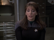 extant_StarTrek_VOY_6x24-LifeLine_02352.jpg