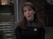 extant_StarTrek_VOY_6x24-LifeLine_02354.jpg