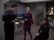 extant_StarTrek_VOY_6x24-LifeLine_02367.jpg