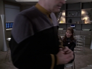 extant_StarTrek_VOY_6x24-LifeLine_02371.jpg