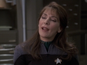 extant_StarTrek_VOY_6x24-LifeLine_02382.jpg