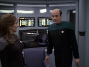extant_StarTrek_VOY_6x24-LifeLine_02766.jpg