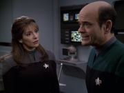 extant_StarTrek_VOY_6x24-LifeLine_02847.jpg