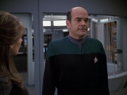 extant_StarTrek_VOY_6x24-LifeLine_02849.jpg