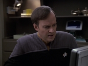 extant_StarTrek_VOY_6x24-LifeLine_02862.jpg