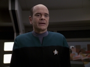 extant_StarTrek_VOY_6x24-LifeLine_02869.jpg