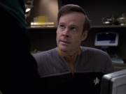 extant_StarTrek_VOY_6x24-LifeLine_02883.jpg