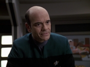 extant_StarTrek_VOY_6x24-LifeLine_02886.jpg