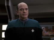 extant_StarTrek_VOY_6x24-LifeLine_02891.jpg