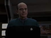 extant_StarTrek_VOY_6x24-LifeLine_02892.jpg