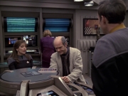 extant_StarTrek_VOY_6x24-LifeLine_02914.jpg