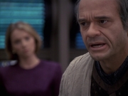 extant_StarTrek_VOY_6x24-LifeLine_02943.jpg