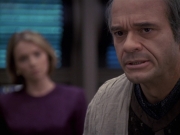 extant_StarTrek_VOY_6x24-LifeLine_02944.jpg