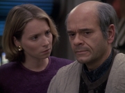 extant_StarTrek_VOY_6x24-LifeLine_02994.jpg