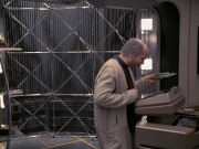 extant_StarTrek_VOY_6x24-LifeLine_03017.jpg