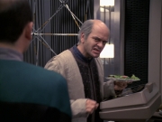 extant_StarTrek_VOY_6x24-LifeLine_03029.jpg