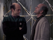 extant_StarTrek_VOY_6x24-LifeLine_03222.jpg