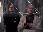 extant_StarTrek_VOY_6x24-LifeLine_03226.jpg