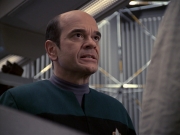 extant_StarTrek_VOY_6x24-LifeLine_03239.jpg