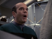 extant_StarTrek_VOY_6x24-LifeLine_03242.jpg