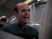 extant_StarTrek_VOY_6x24-LifeLine_03244.jpg