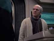 extant_StarTrek_VOY_6x24-LifeLine_03245.jpg