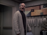 extant_StarTrek_VOY_6x24-LifeLine_03253.jpg