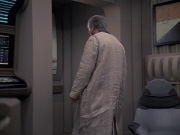 extant_StarTrek_VOY_6x24-LifeLine_03263.jpg