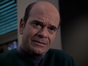 extant_StarTrek_VOY_6x24-LifeLine_03389.jpg